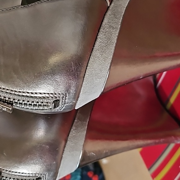 BCBGGirls wedge in 10M Pewter/Moonstone smooth met/suede - Picture 9 of 13